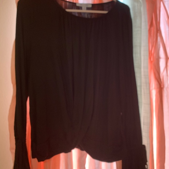 Black Twist Front Top - Picture 3 of 4